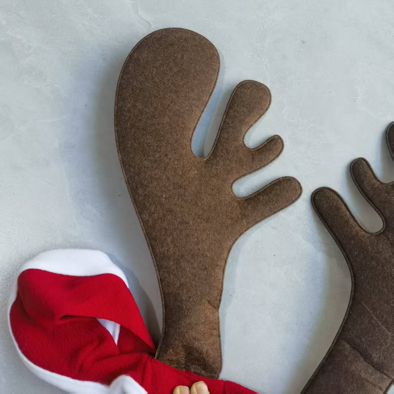 Christmas-themed Horse Hat with Antlers, Standing Loose and Comfortable, Suitable for Christmas Parades